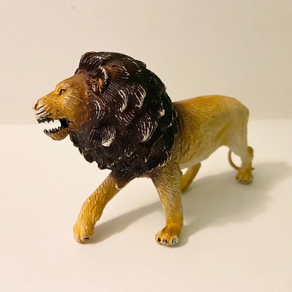 Vintage  1987 Lion Animal Figure 7 Inch Long Rubber Toy - Picture 2 of 11
